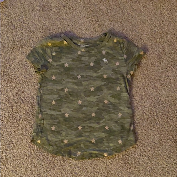 abercrombie kids Other - Green w/ gold stars Kids T shirt from abercrombie